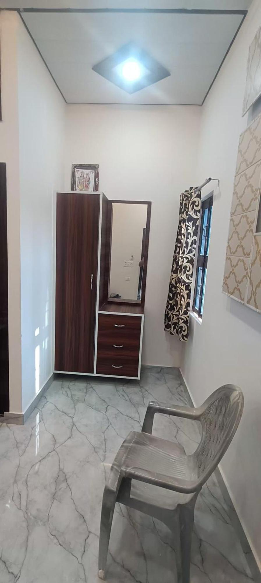 Goenka Home Stay Barsana Chhata Экстерьер фото