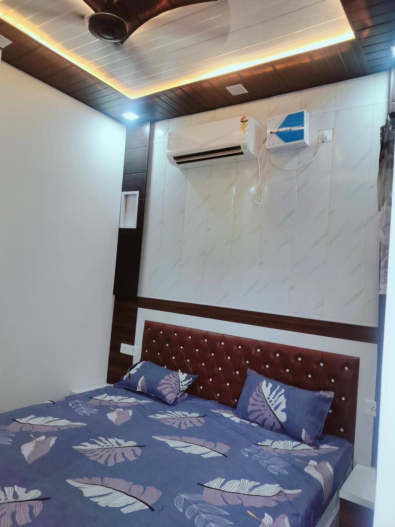 Goenka Home Stay Barsana Chhata Экстерьер фото